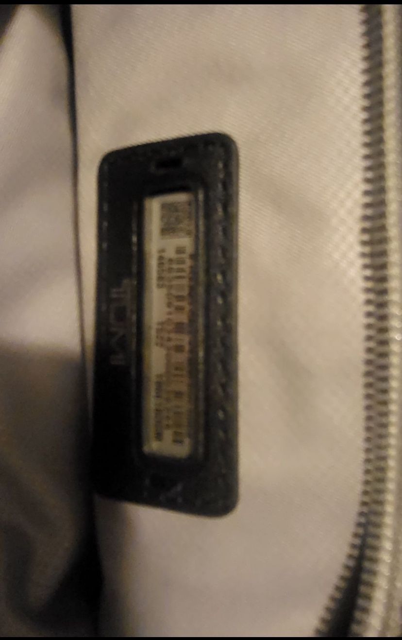 VOYAGEUR PATNA SLING 146583 T522 BLACK $200 RETAILS