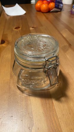 Glass jar