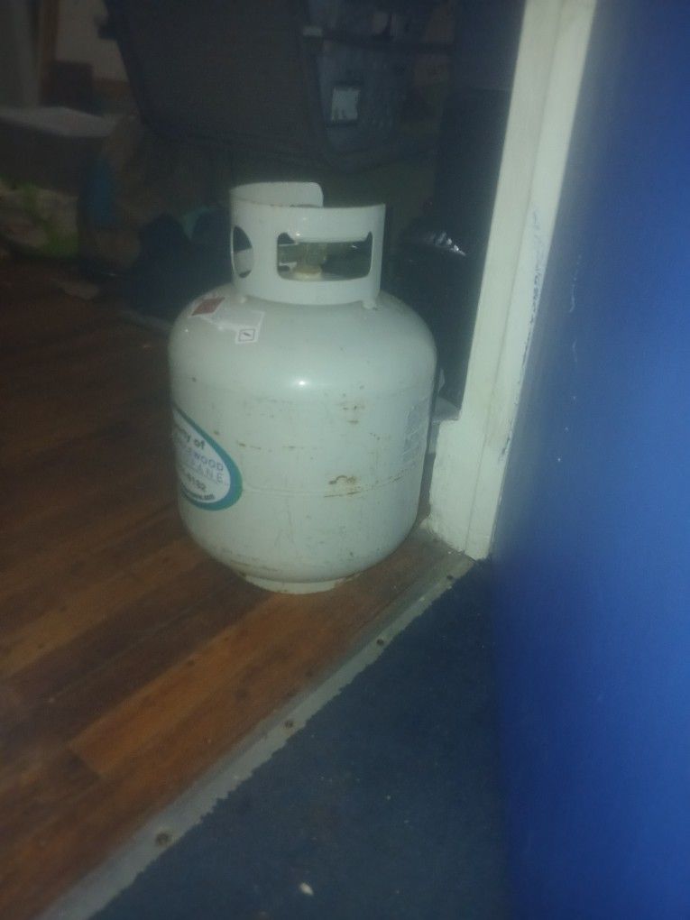 20 Lbs Propane Tank Full For 20