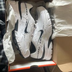 Nike Shoe (nike initiator) 9.5 US