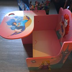 Silla Con Escritorio De Princesas Usada Algunas Veses Jugetero De Mickey Usado Falta Algunas Piesas