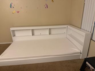Free Toddler floor bed twin and mattress