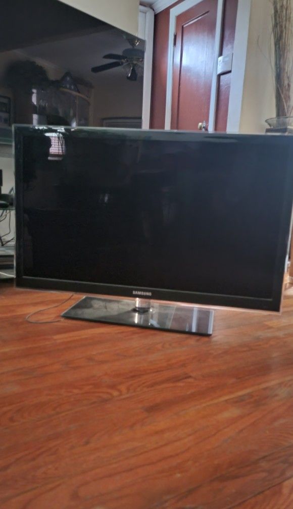 Samsung UN40C6300SF LED TV 40 INCH