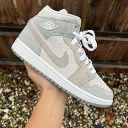 Jordan 1 Mid Particle Grey (Size 6, 7)