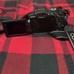 📸 Nikon Coolpix B700