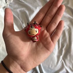 Fortnite figurine (free with any purchase on my profile)
