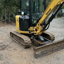 EXCAVATOR CAT