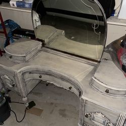 Antique Mirror Makeup Table 