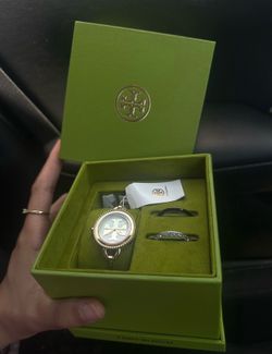 Tory Burch Miller Bangle Watch Set TBW6015SET