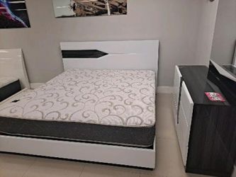 Queen Bed 50 Down 200 Styles To Choose From