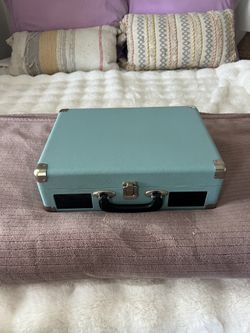 Byron Statics Blue Record Player