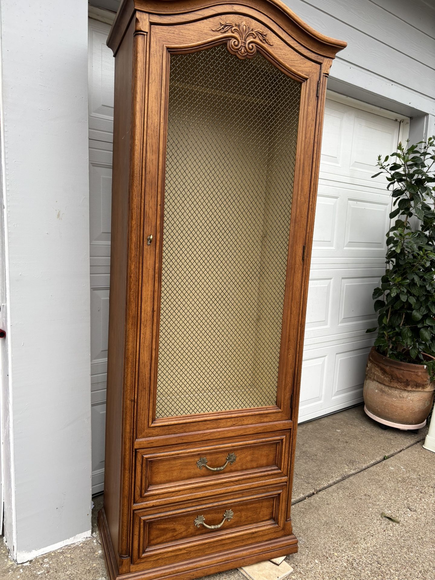 Curio Cabinet / Corner Cabinet
