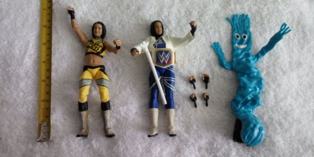 2 Bayley Figures Loose
