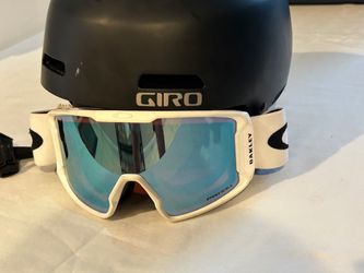 Oakley prizm snowboard line miner goggles with Giro helmet