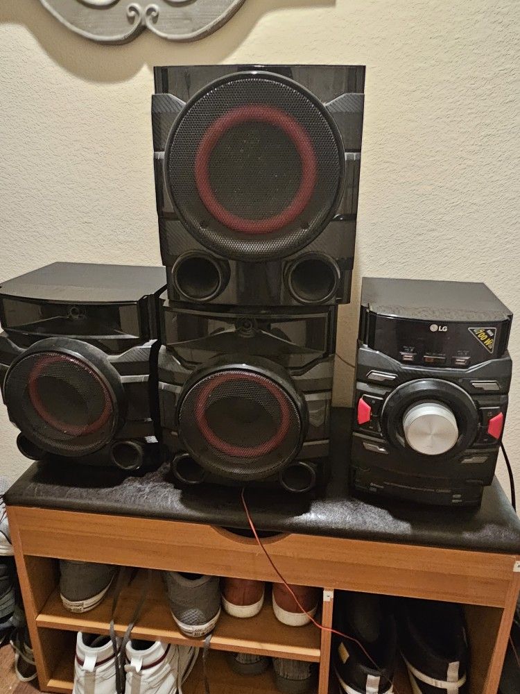 Speakers System For Home Entertainment