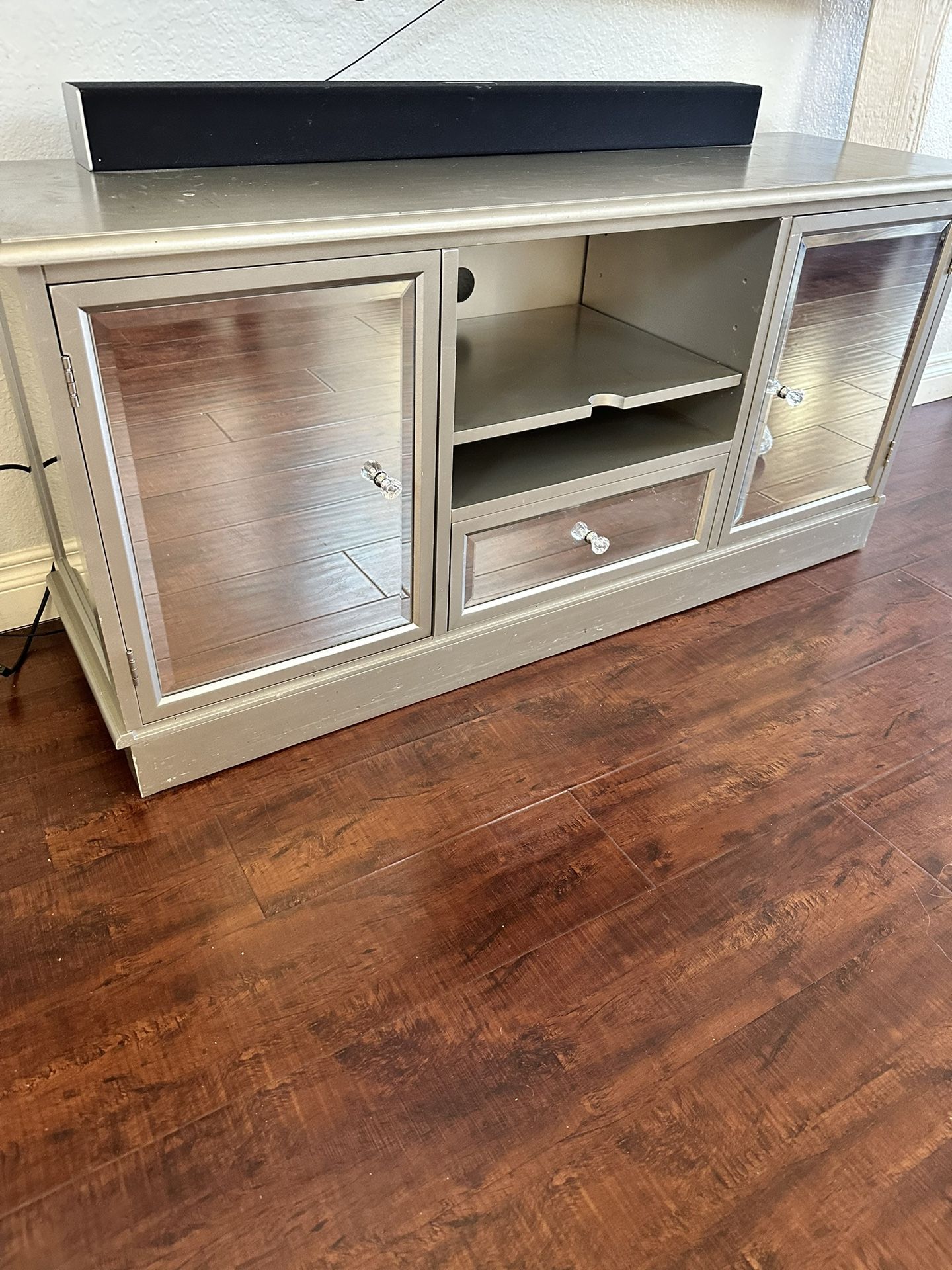 50 Inch Mirrored TV Console