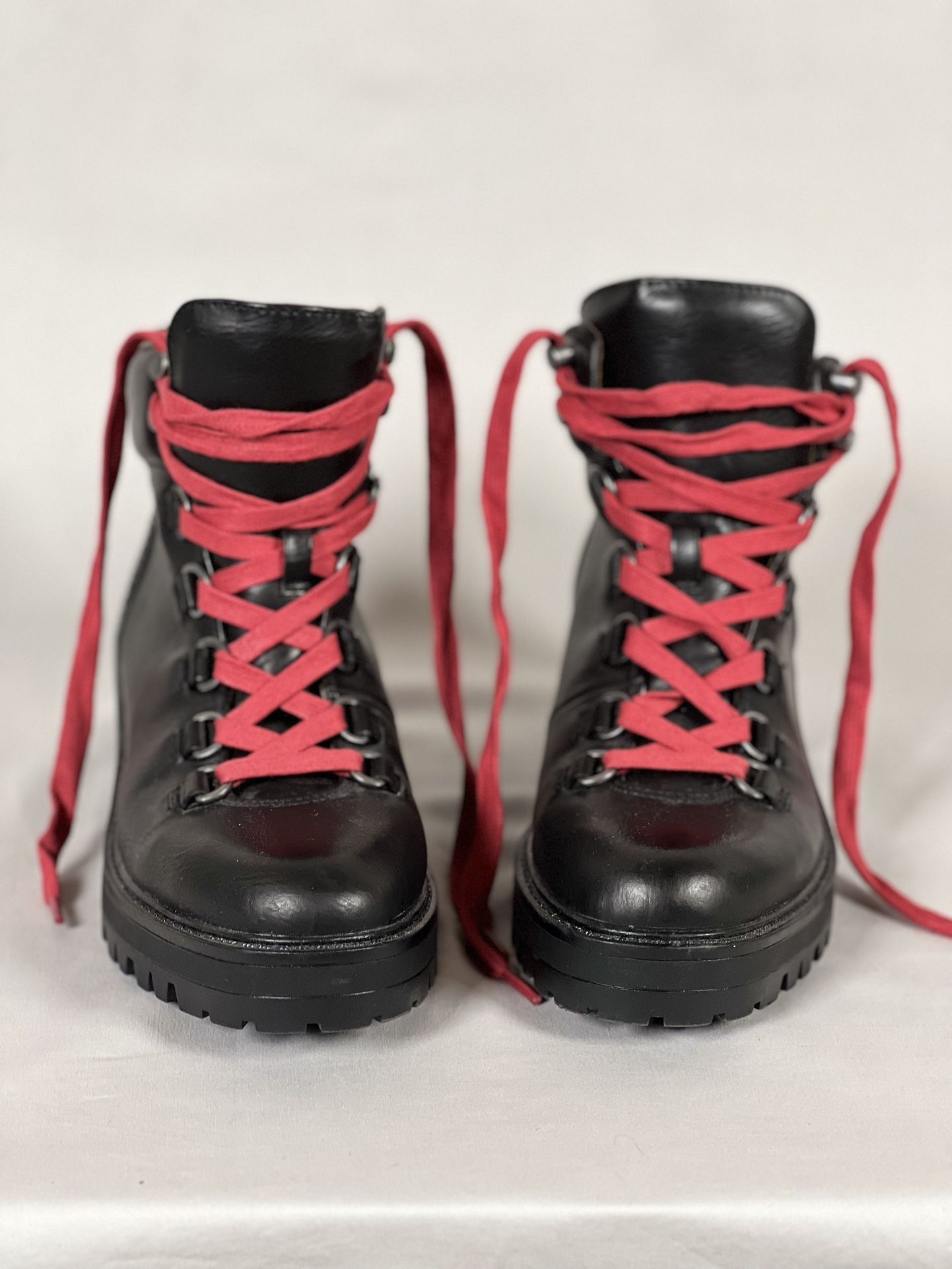 American Eagle Outfitters Womens Black Lace Up Lug Sole Boots Size 6