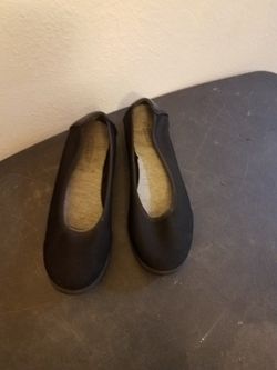 Zapatos Bajitos De Mujer Talla W 7 for Sale in - OfferUp