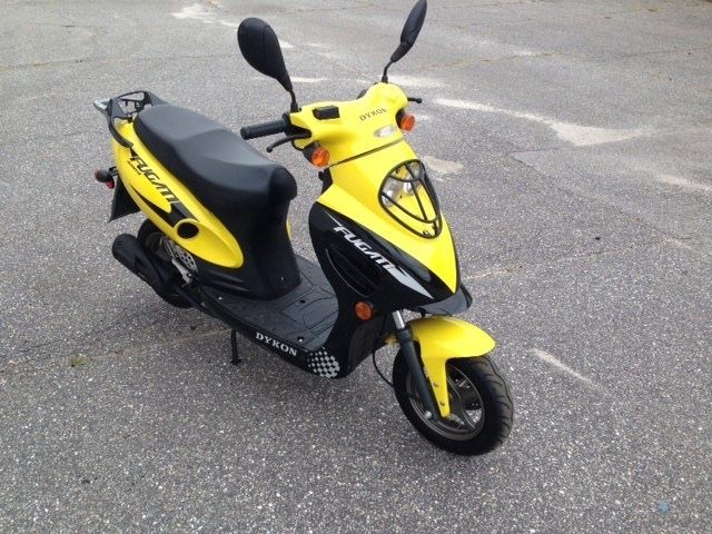 2014 Dykon 50cc moped to be used for motor and parts. Just 250 as is