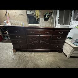 Dresser