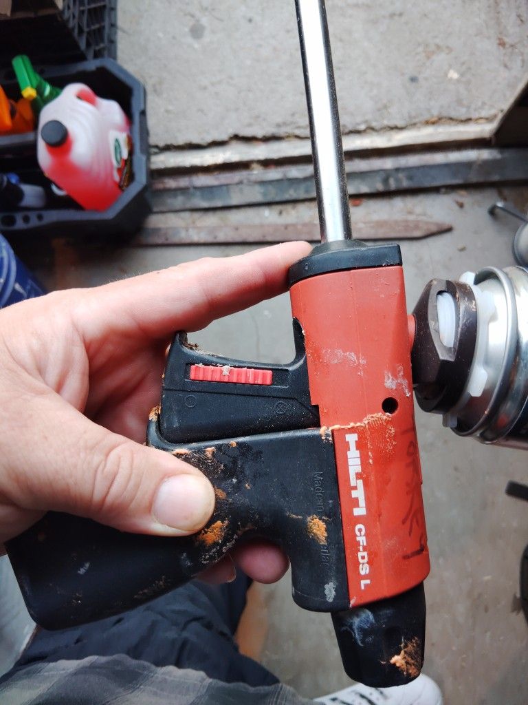 Hilti Caulk Gun