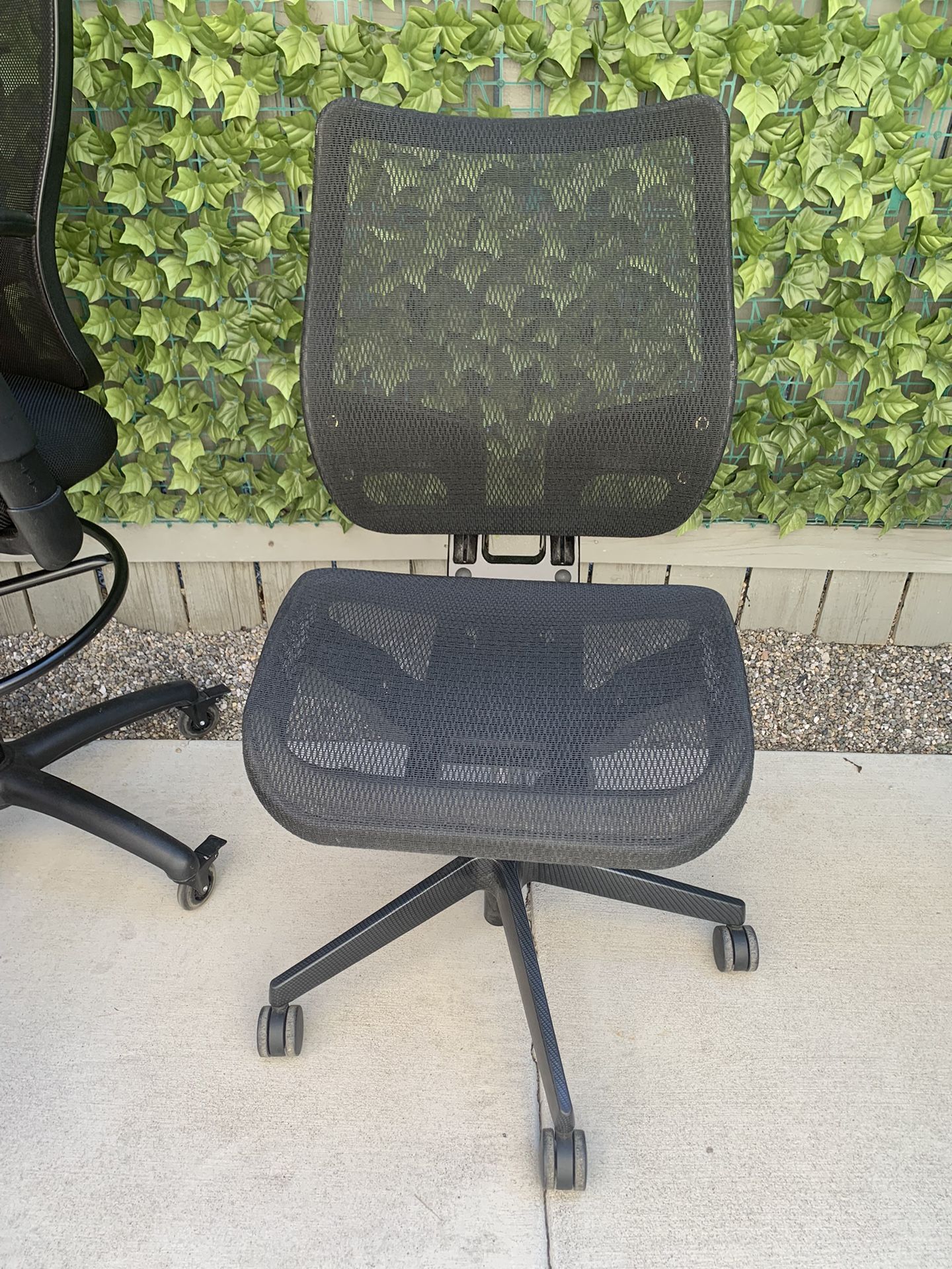 Carbon Fiber Mesh Swivel Chair 