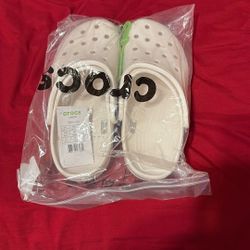 Size 9 in Men size 11 in Woman, selling for 35$
