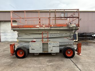 Skyjack sj9250 Scissor Lift 4x4
