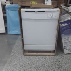 DISHWASHER  BRAND NEW 