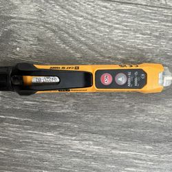 Digital Dual Range Non Contact Voltage Tester with LED Flashlight 12-1000V AC
