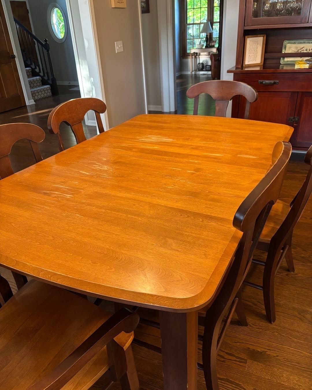 Kitchen table And 6 Chairs (leaf Included)