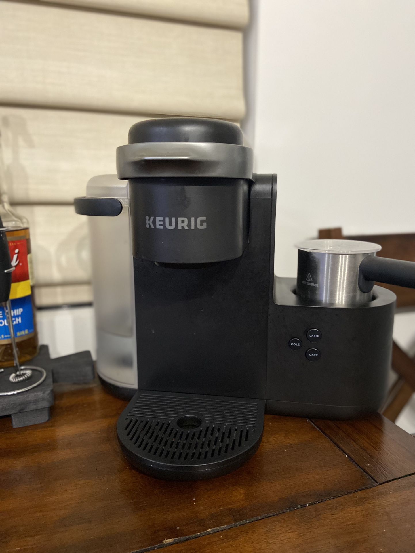 KEURIG K-Café Single Serve Coffee Latte & Cappuccino Maker