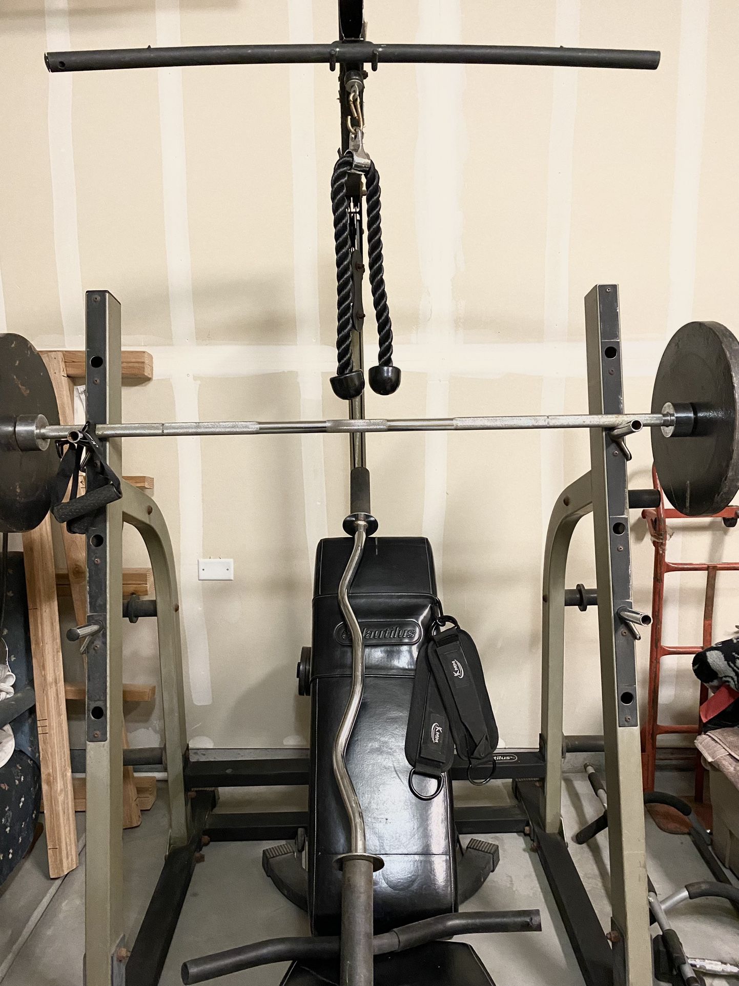 Weight Rack With Pulley