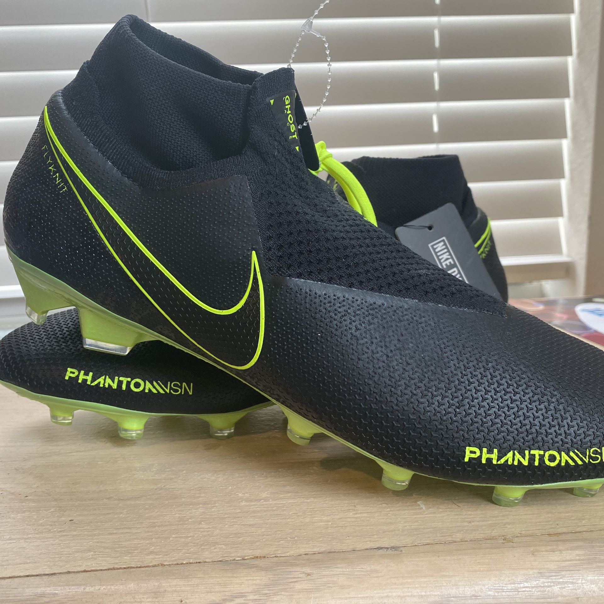 leerplan fout Identiteit BRAND NEW Nike Phantom Vision Elite ACC Soccer Cleat for Sale in Riverview,  FL - OfferUp