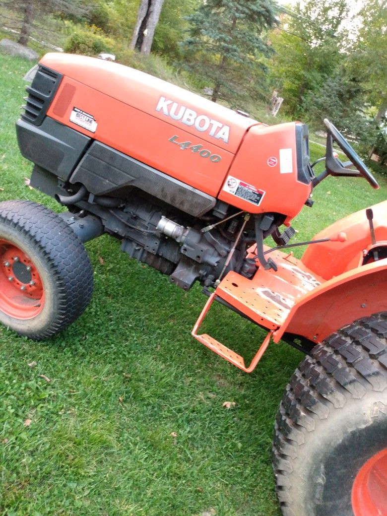 4x4 Kubota 45.5hpTractor L4400 Hi Low Trans Dif Lock 2000 Hrs . Add A Backhoe 