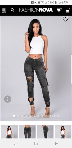 Fashionnova distressed jeans size 5