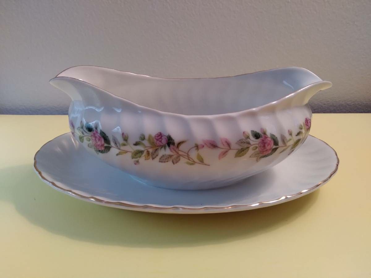 Regency Rose Gravy Boat Japan

