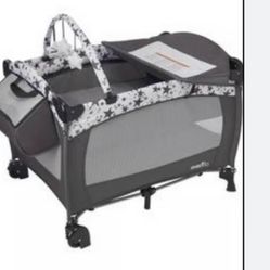 Evenflo Pack And Play Stars Pattern Clean