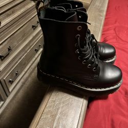 Size 6 DR Martin Platform Boots 