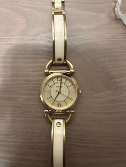 Women’s Fossil Watch (USED)