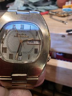 Vintage BULOVA ACCUQUARTZ 1973