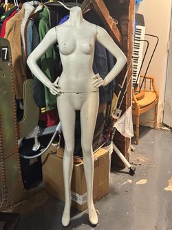 Vintage display female mannequin figure