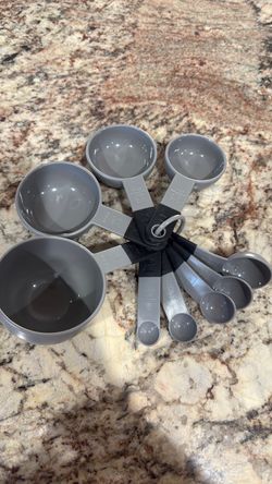 Measuring spoons and cups