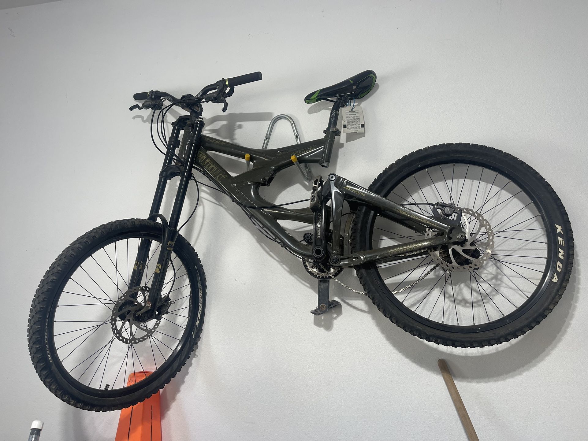 Downhill Bike Giant Faith 2