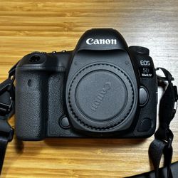 Canon EOS 5D Mark IV DSLR (Body Only)