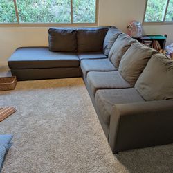 Living Spaces L Shaped Sectional Couch/Sofa