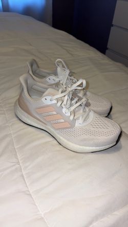 Adidas Women’s Size 8