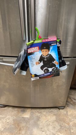 New black panther costume $10 12-18 mos