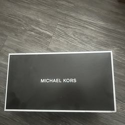 Michael Kors Size 11M Dax Trainer Shoes