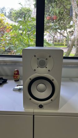 Yamaha Speaker HS5
